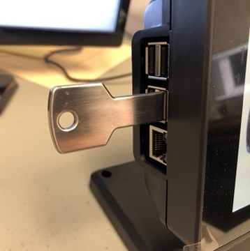 DoW100 with Inserted USB Key -small